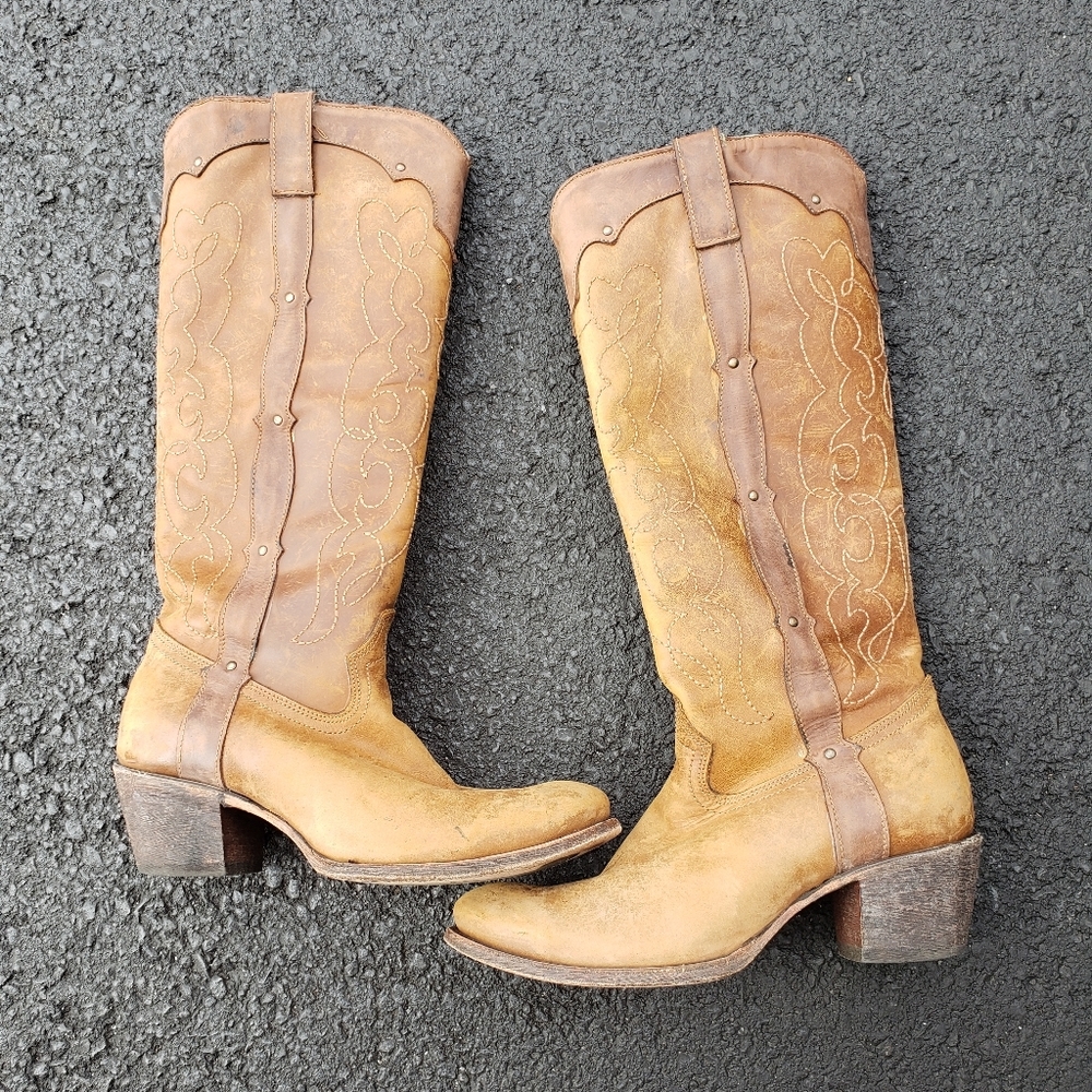 Corral cowboy boots